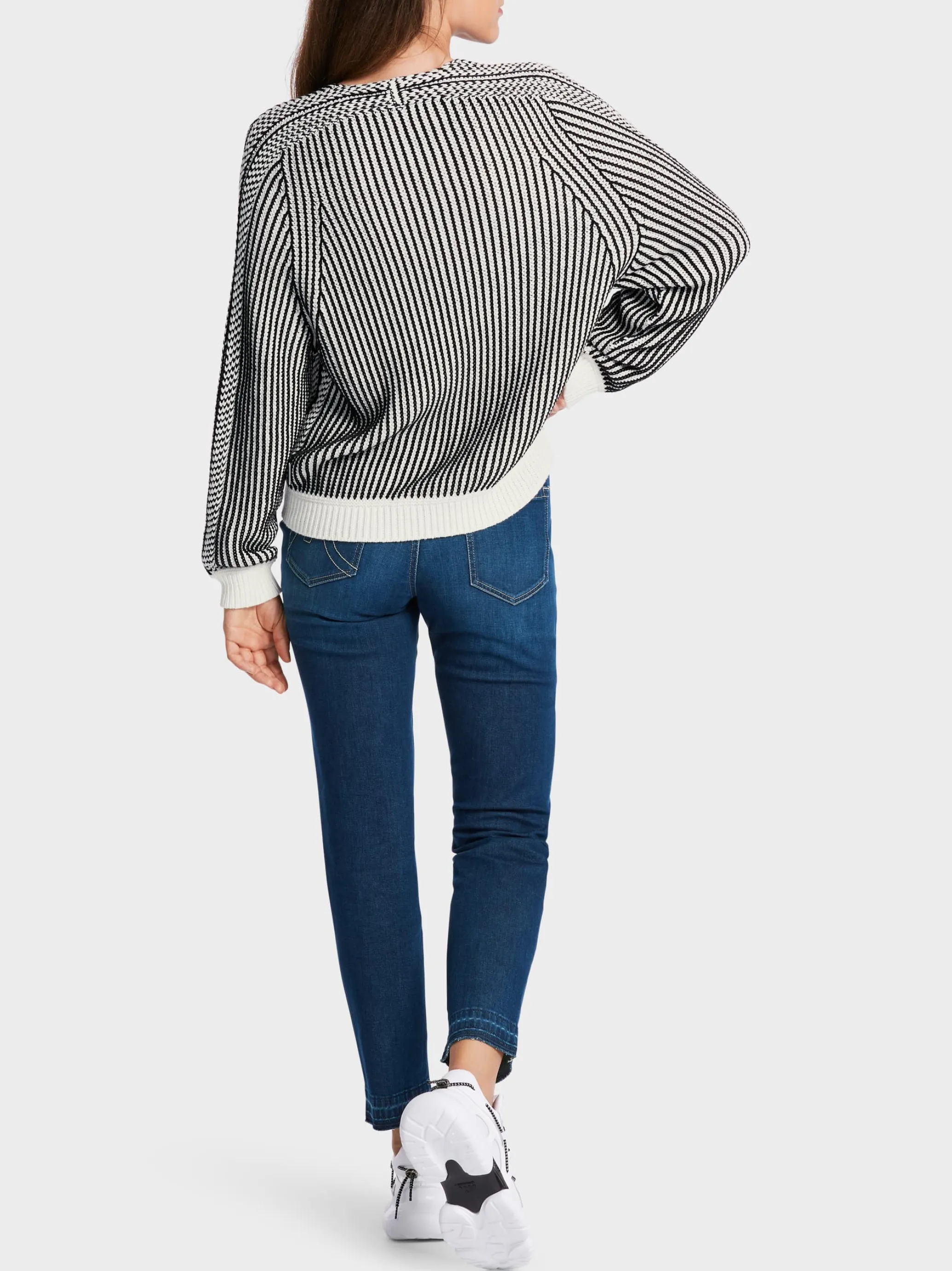 SWEATER MIT EGG SHAPE "RETHINK TOGETHER"-Marc Cain New